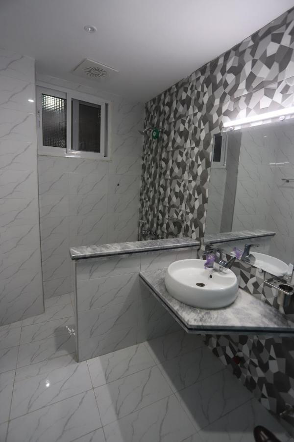 Aloche Apartments Мюри Екстериор снимка